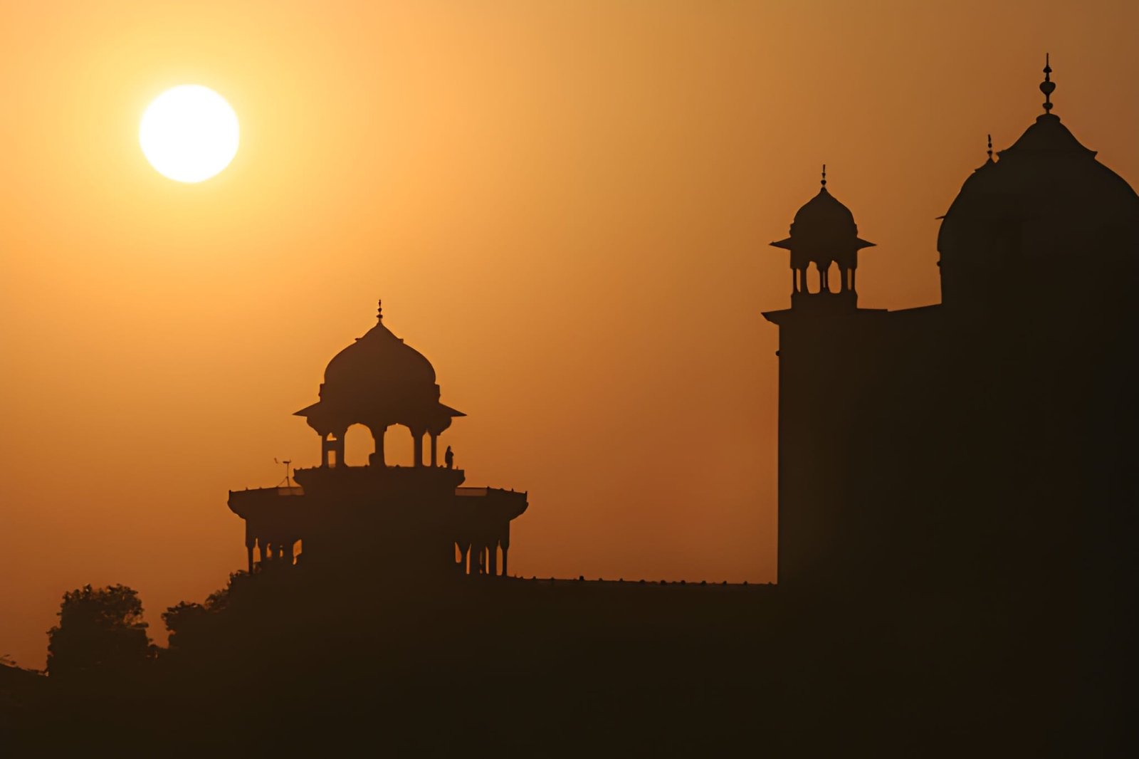 Sun at the Taj Mahal